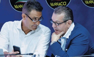 Vannacci, un gran casino: il partito è già spaccato in due