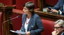 Serracchiani imbarazza anche il Pd: la farneticante accusa a Meloni