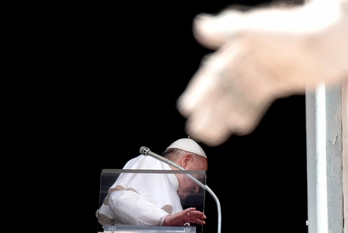 Papa Francesco "vuole vendere il Vaticano. Poi con il ricavato...": bomba atomica sul Pontefice