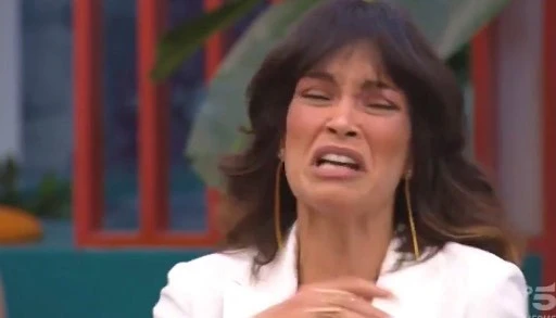 Grande Fratello vip, crisi di nervi di Antonella Elia, asfalta Fernanda Lessa: "La odio. Mi fa pena"