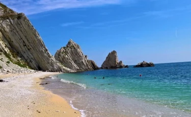 Ecco le 7 spiagge più belle d'Italia: la classifica e le sorprese