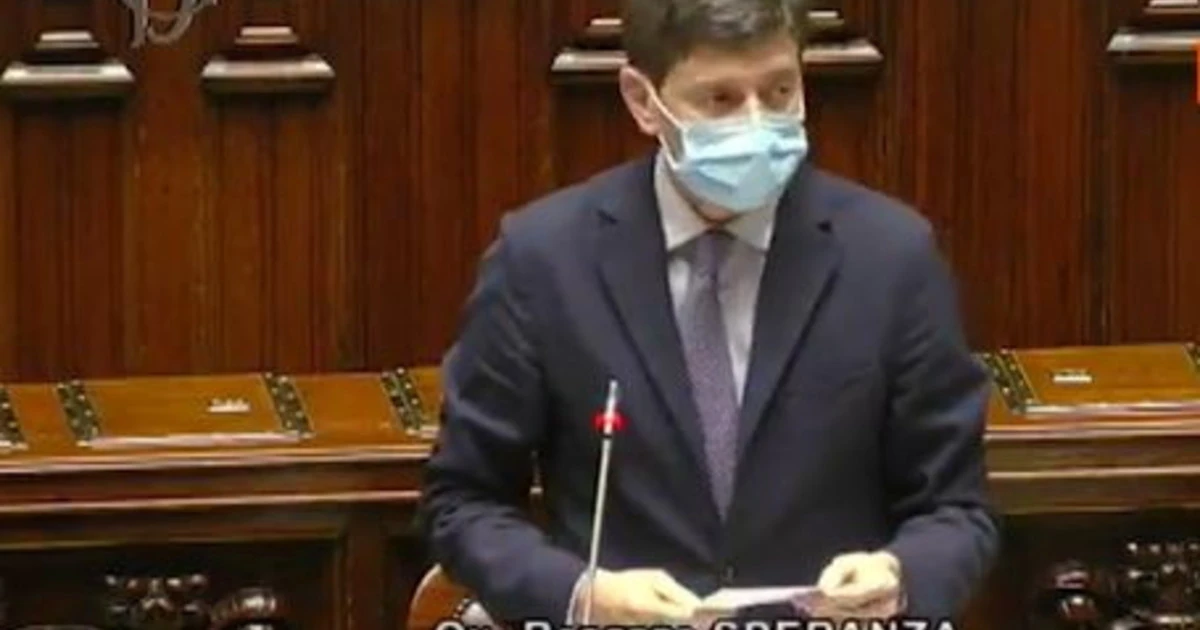 Roberto Speranza, il ministro alla Camera annuncia la terza dose vaccinale: "Da dicembre per i 40-60enni"
