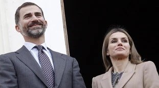 Re Felipe, scandalo in Spagna: "Con chi gli ha messo le corna la Regina Letizia"