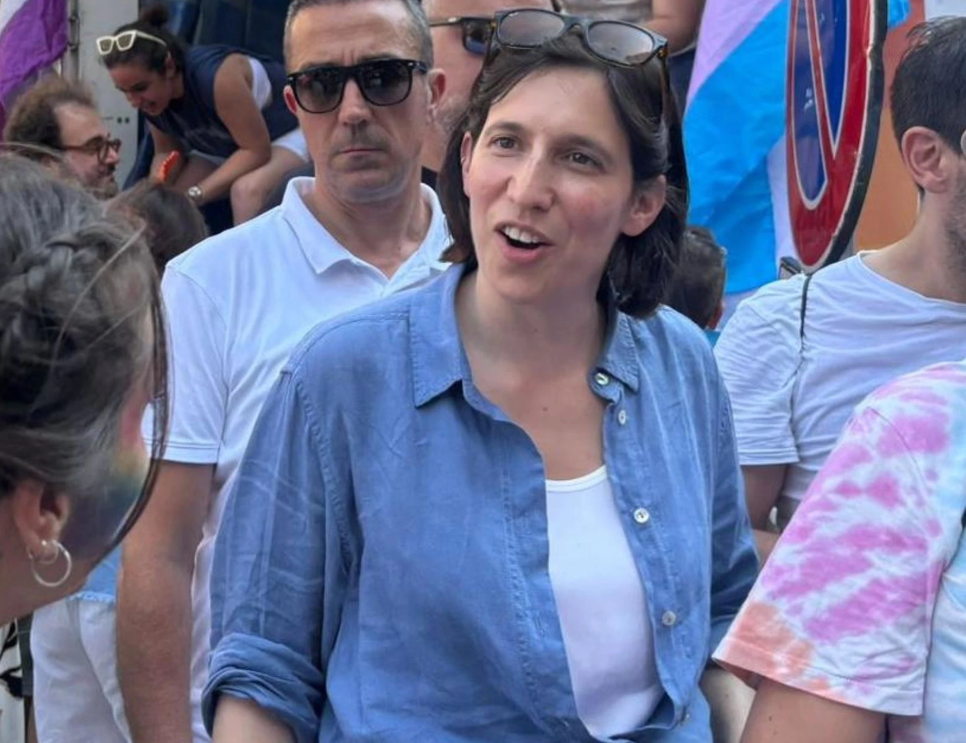 Pride Milano, Schlein arriva a sorpresa e spara a zero contro il governo: "Passi indietro, Italia non in Europa"