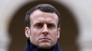 Emmanuel Macron, colpo di scena all'Eurogruppo: “Blocchiamo tutto”. Salta il Mes? 