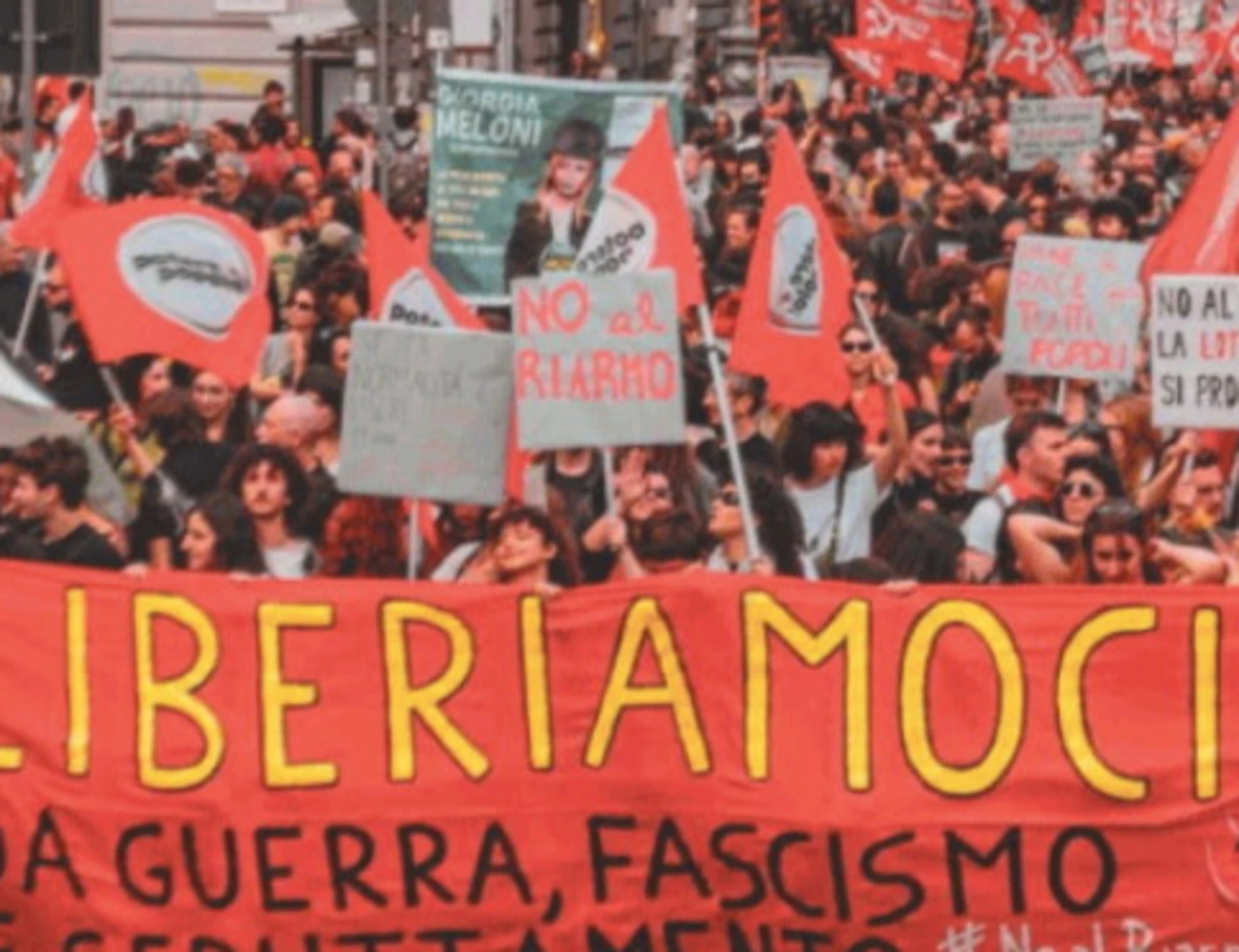 Così la sinistra a Napoli salva i compagni abusivi