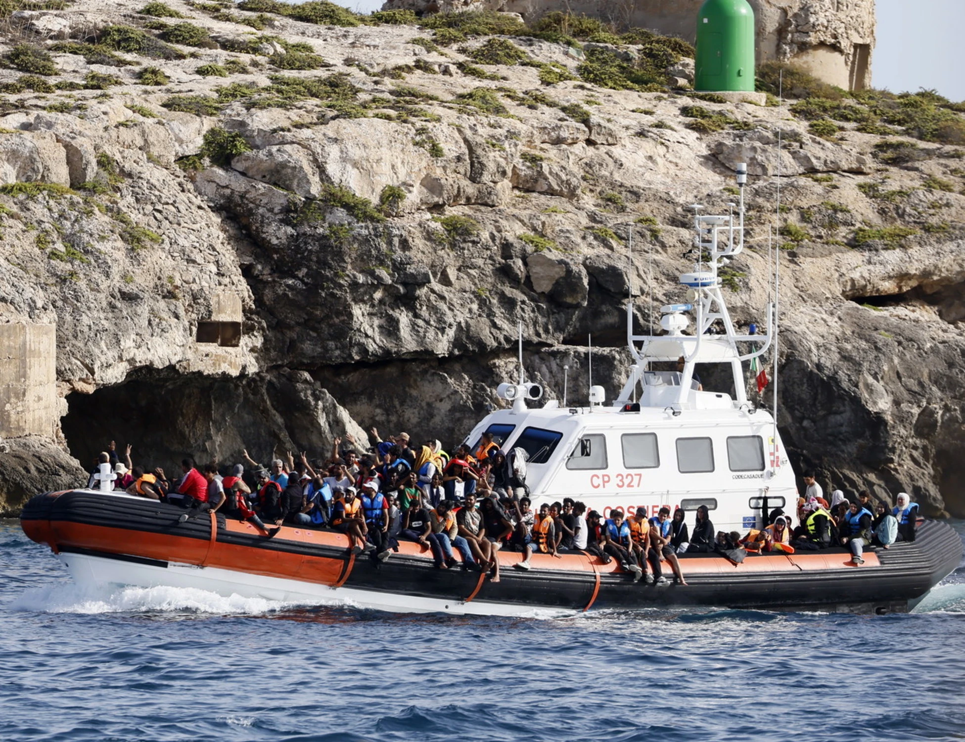 Immigrazione, la Consulta: "L'ingresso illegale è sempre reato"