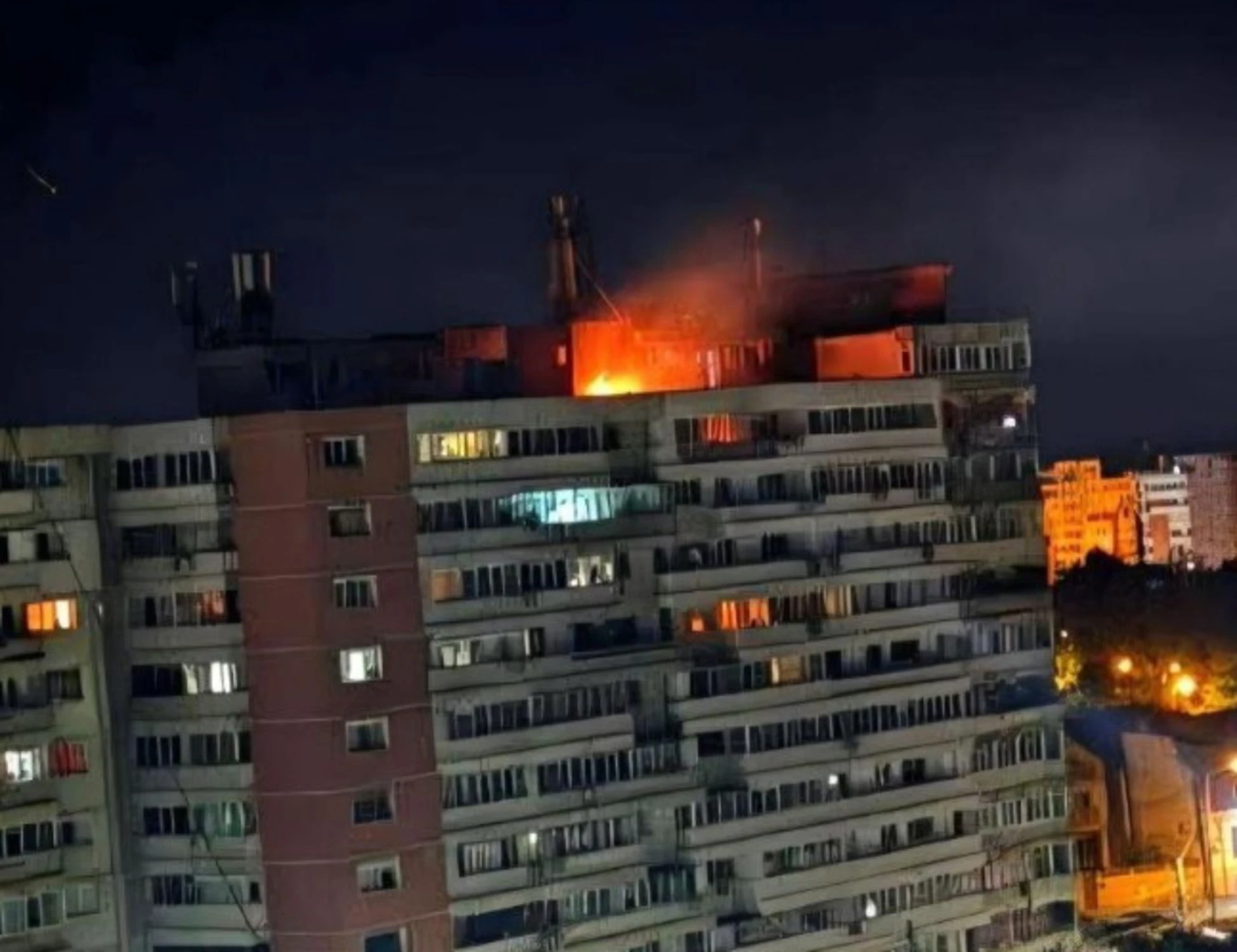 Russia, il drone colpisce un condominio a Galati in Romania: scatta l'allarme Nato