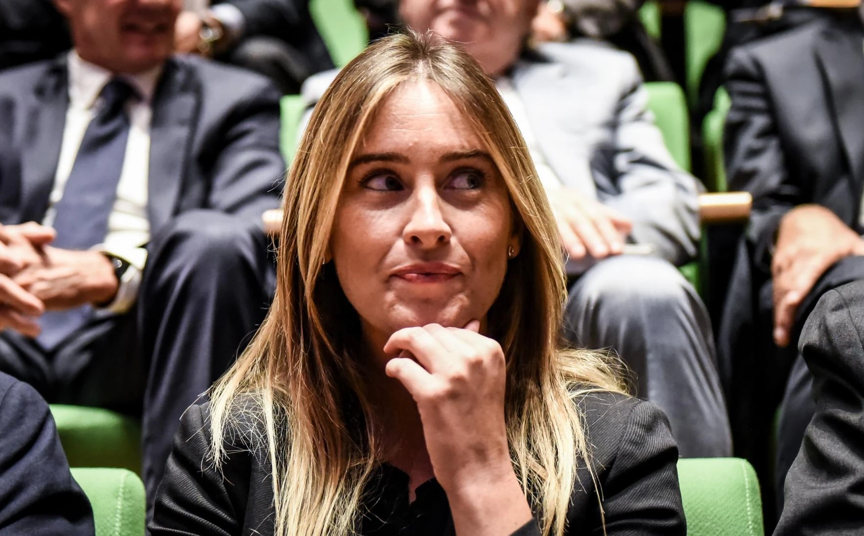 Maria Elena Boschi: "Calcio, parità salariale tra uomini e donne". Proposta lunare, sfottuta da tutta Italia