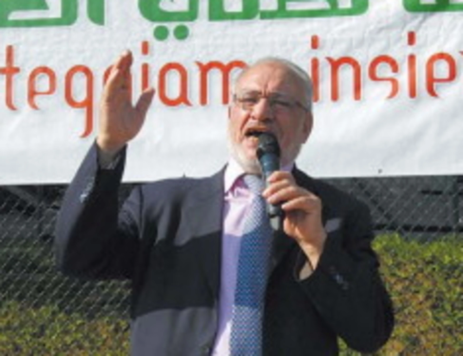 Iran, imam italiani scatenati: "Teheran meglio dell'Europa"