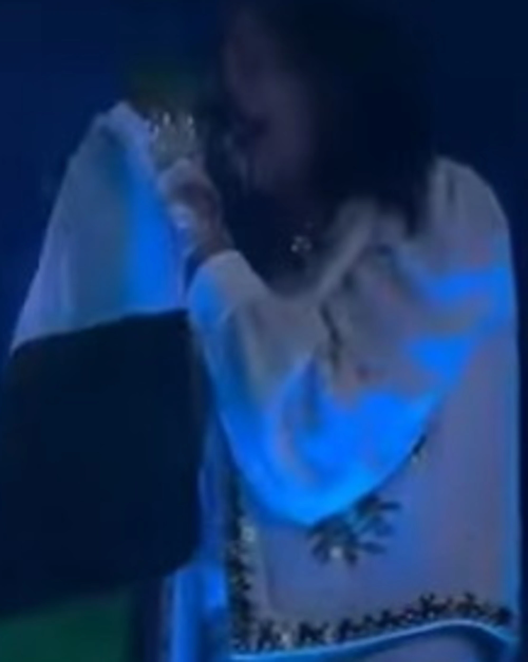 Ghali, la bandiera della Palestina sul palco? La butta a terra