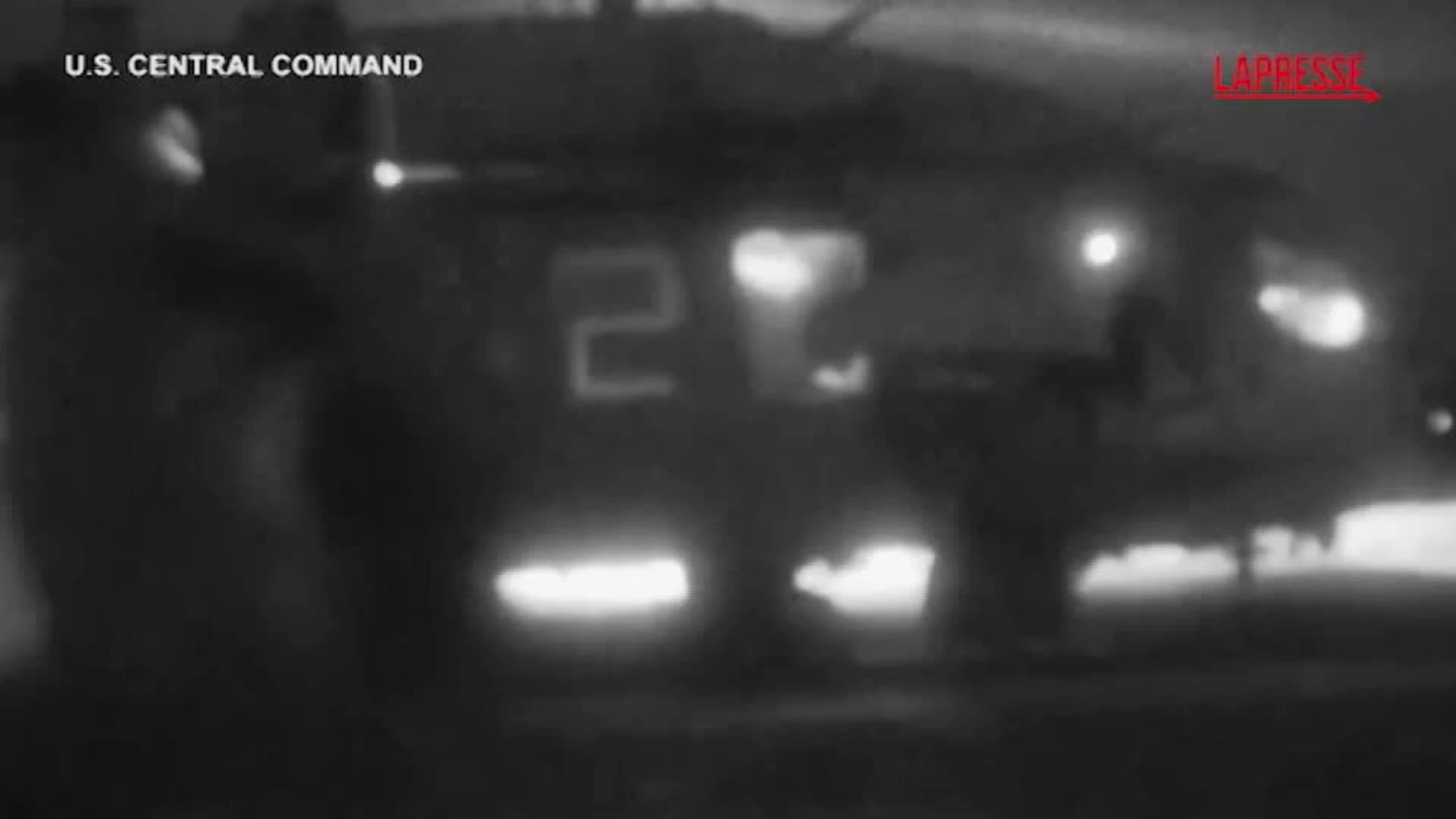 Iran, l'esercito Usa abborda una nave di Teheran nel Golfo dell'Oman