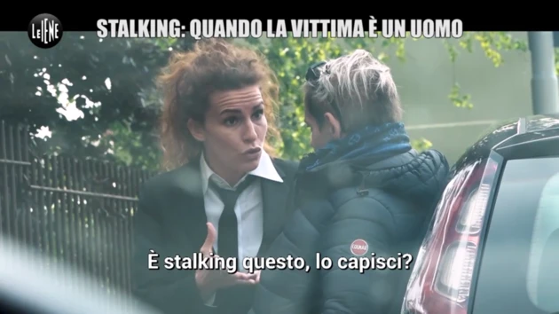 Iene, il servizio sulla donna che ha sfregiato con l'acido l'ex a Legnano: il suo volto, tremendo sospetto