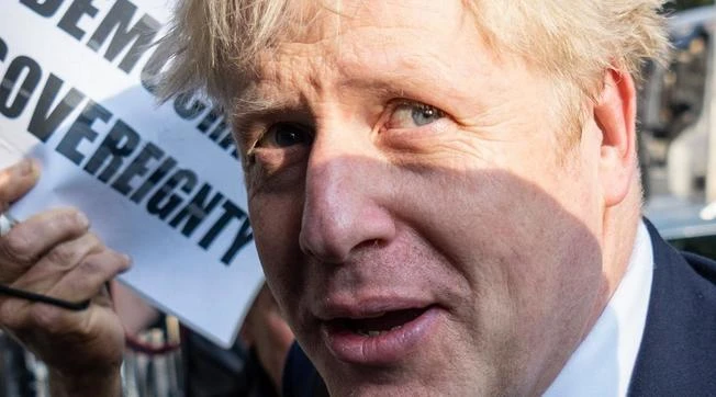Coronavirus, Boris Johnson "attaccato a ventilatore polmonare": la notizia dalla Russia