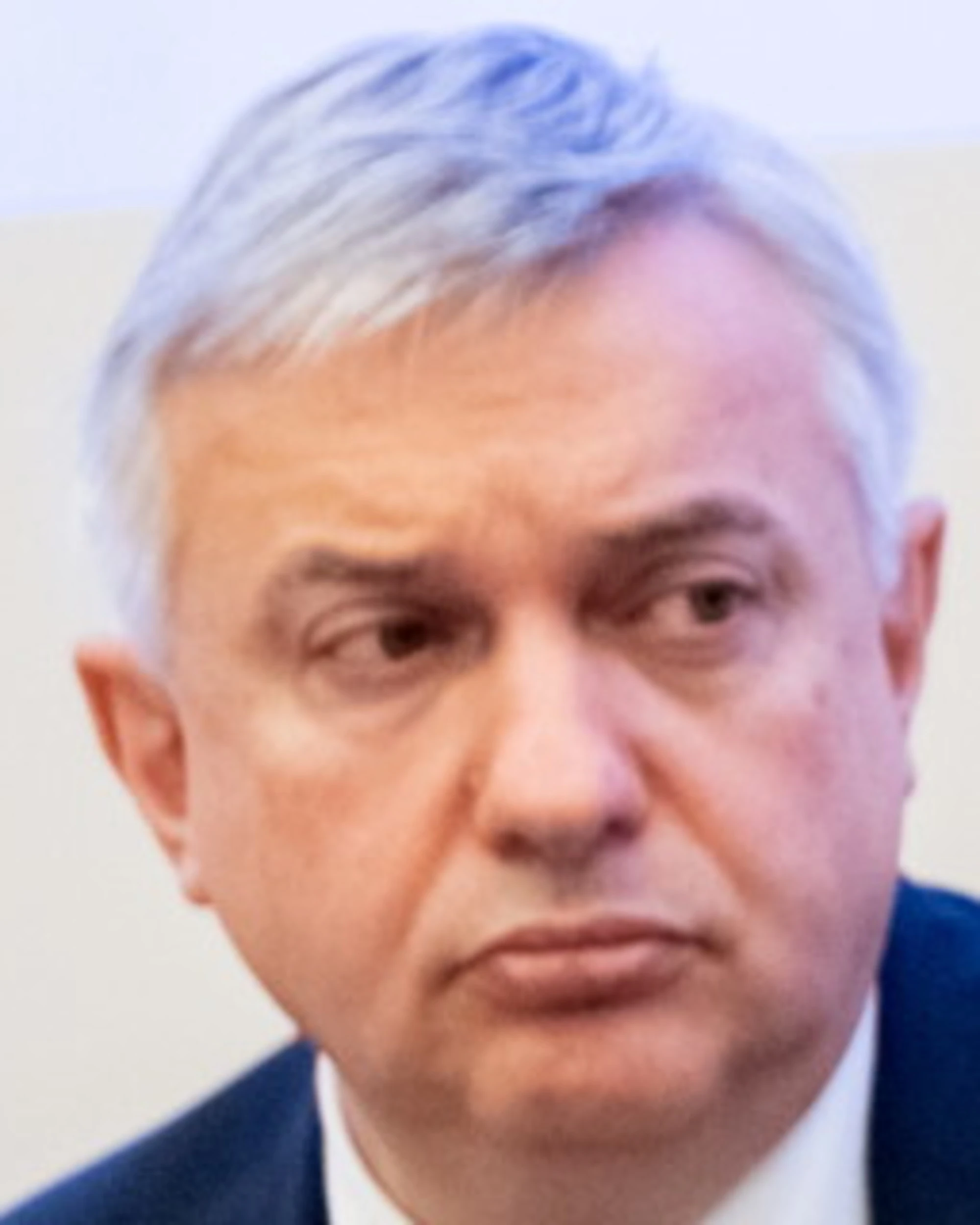 Maurizio Molinari, vogliono sanzionarlo perché critica Francesca Albanese