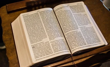 Bibbia, le rocambolesche avventure del libro dei libri