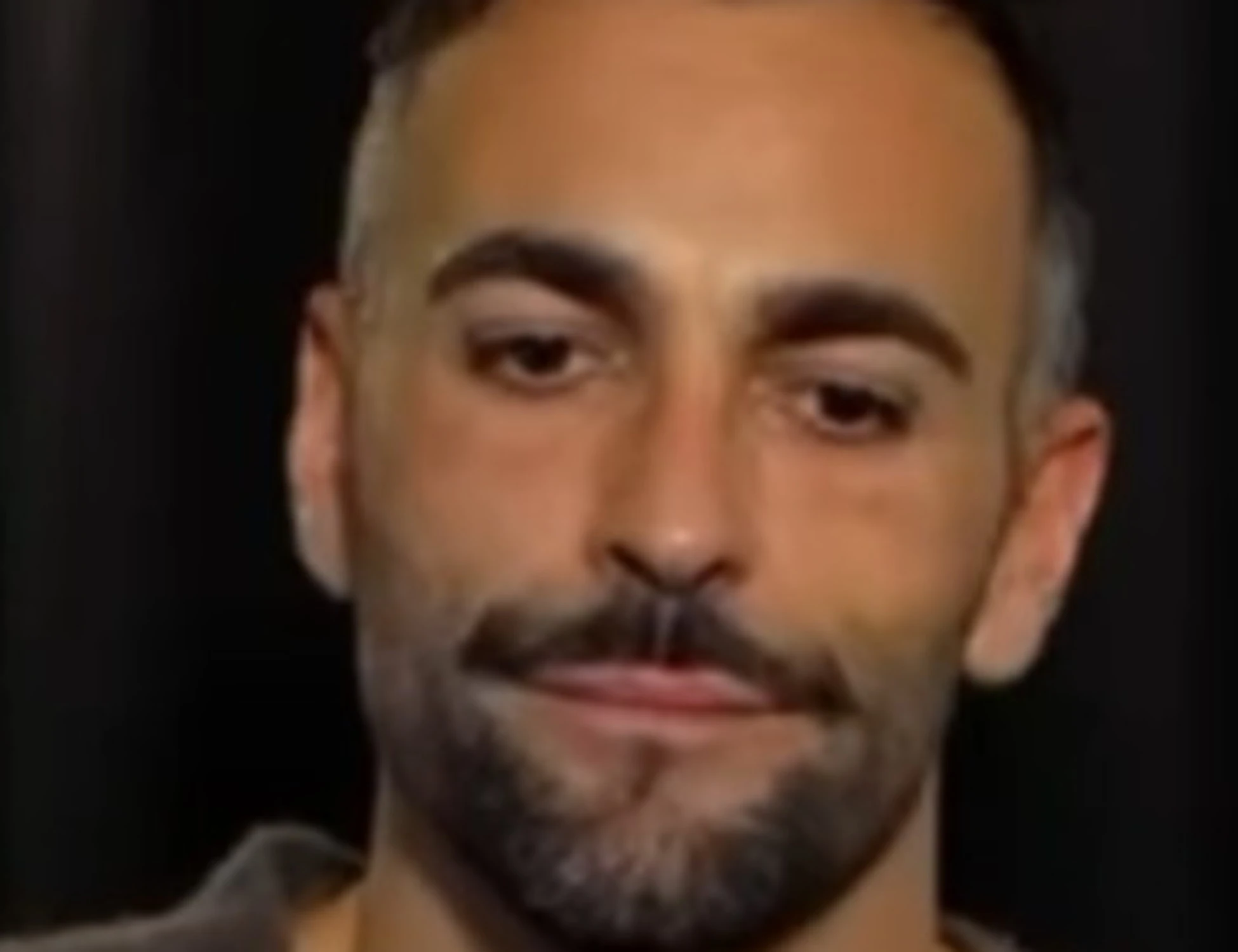 Marco Mengoni, "Natale mi fa schifo". Poi lo "sfregio" a Gesù