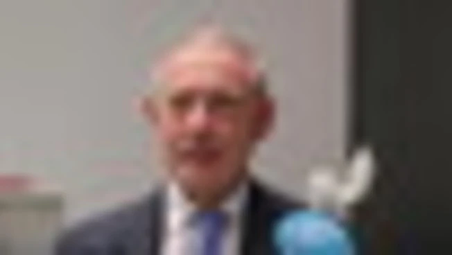 https://media.liberoquotidiano.it/4x_L1kBVySj6sghqmhk_OoDKhrRnpQAiRtY-UtEjtpE/width:800/quality:90/aW1hZ2VzLzIwMjUvMDkvMjYvMDcyMjMwNzU4LWZiMWVlNDAxLWVjY2YtNDVhZC1iMGJlLTY0YmEwYjRhODNhYi5qcGc.webp