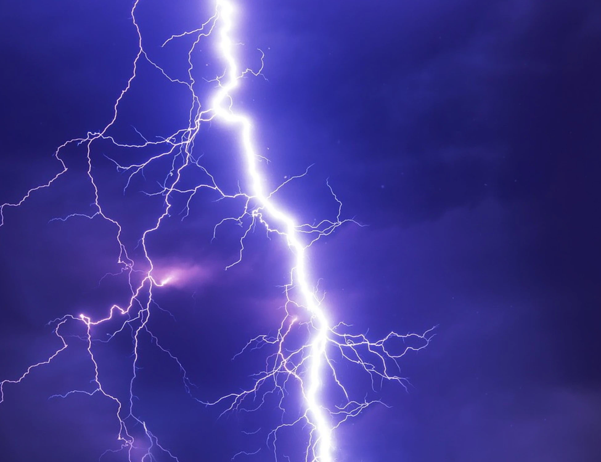 Meteo, grandine e temporali: ribaltone estivo, ecco quando