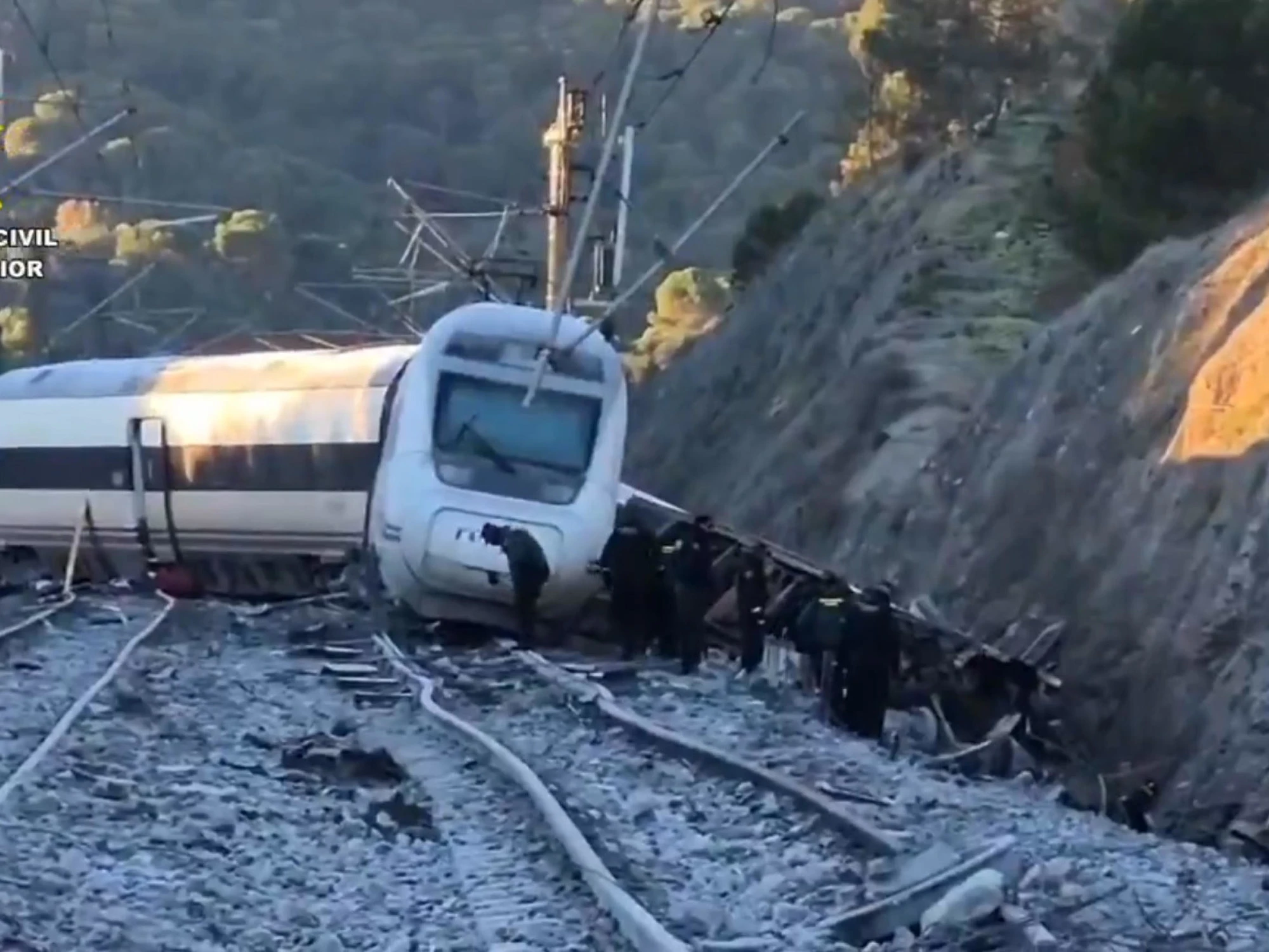 Andalusia, il disastro ferroviario: un giunto rotto, tutto in 20 secondi