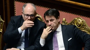 Mes, il sondaggio che mette in difficoltà Giuseppe Conte: il 51 per cento degli italiani contrario