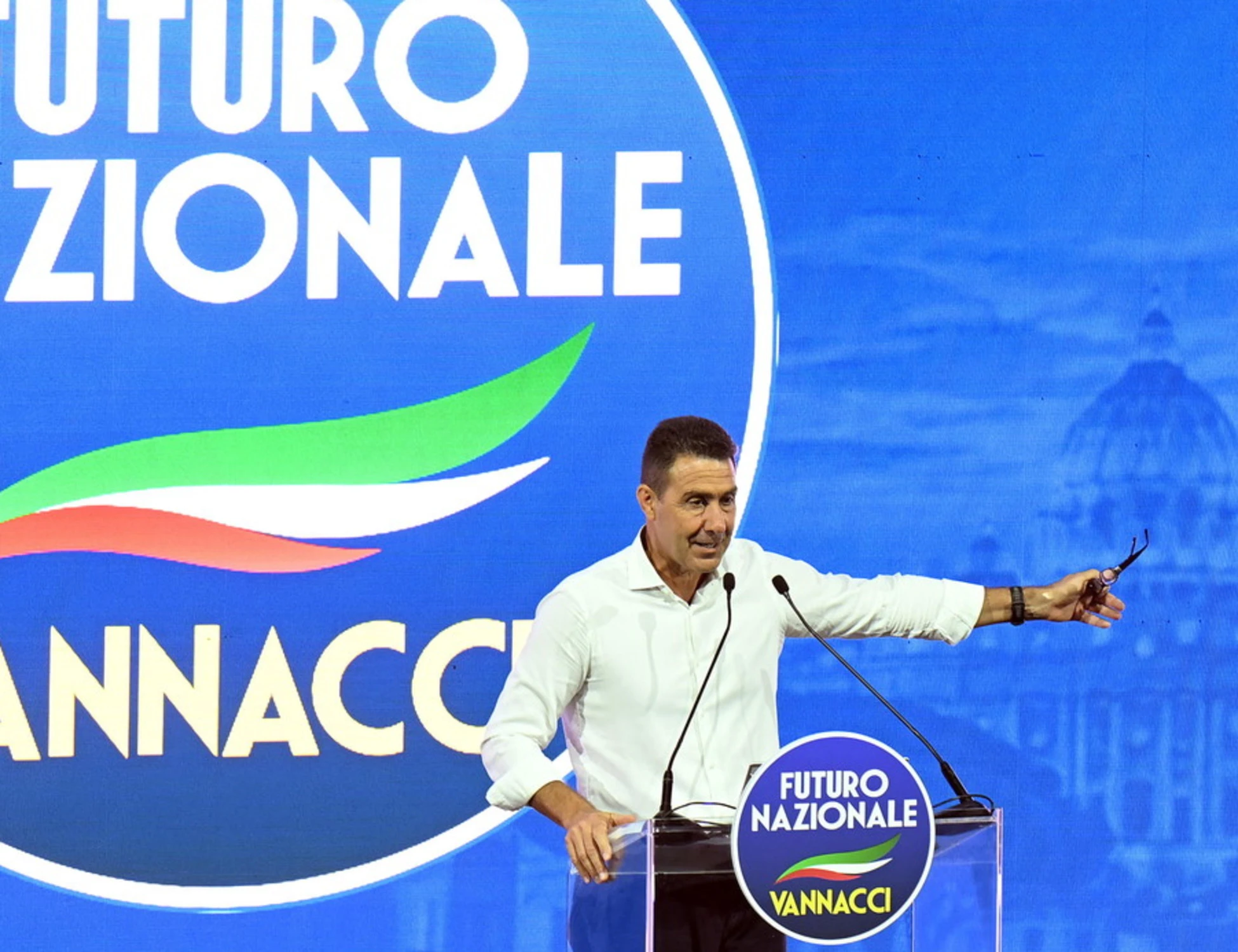 Generale Vannacci, il mistero sui sondaggi: ecco cosa proprio non torna