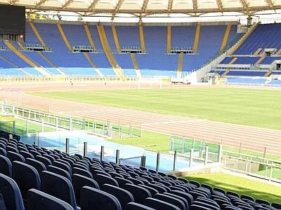 Calcio, stadi chiusi e maxi-squalifiche: giro di vite Uefa sul razzismo