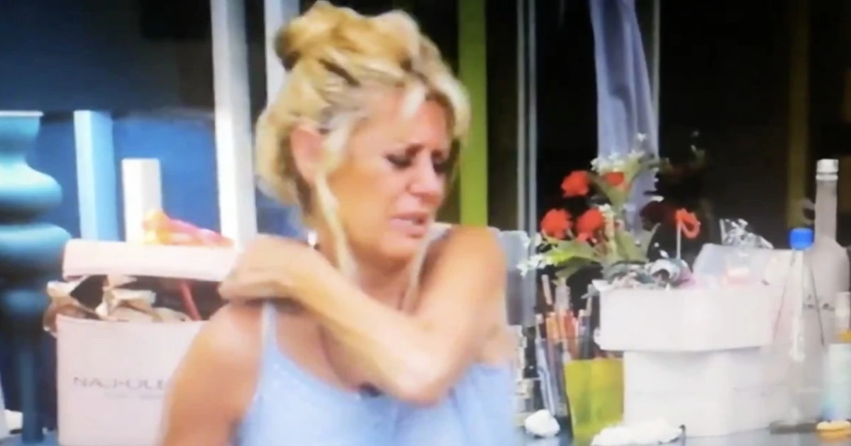 Maria Teresa Ruta al GF Vip, "un tentato stupro": confessione choc nel letto, panico in regia (che censura)