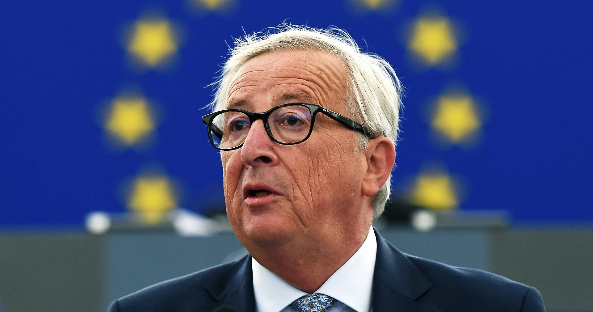 Jean-Claude Juncker insulta Matteo Salvini: "Non aiuta l'Italia. E se da voi i ponti crollano..."