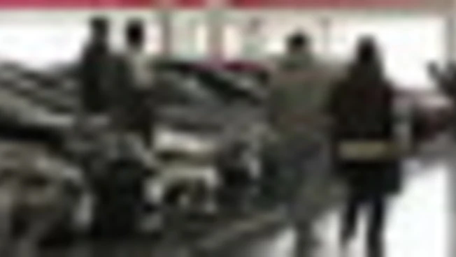 Auto, in Francia corsa alle ibride usate contro caro-carburanti