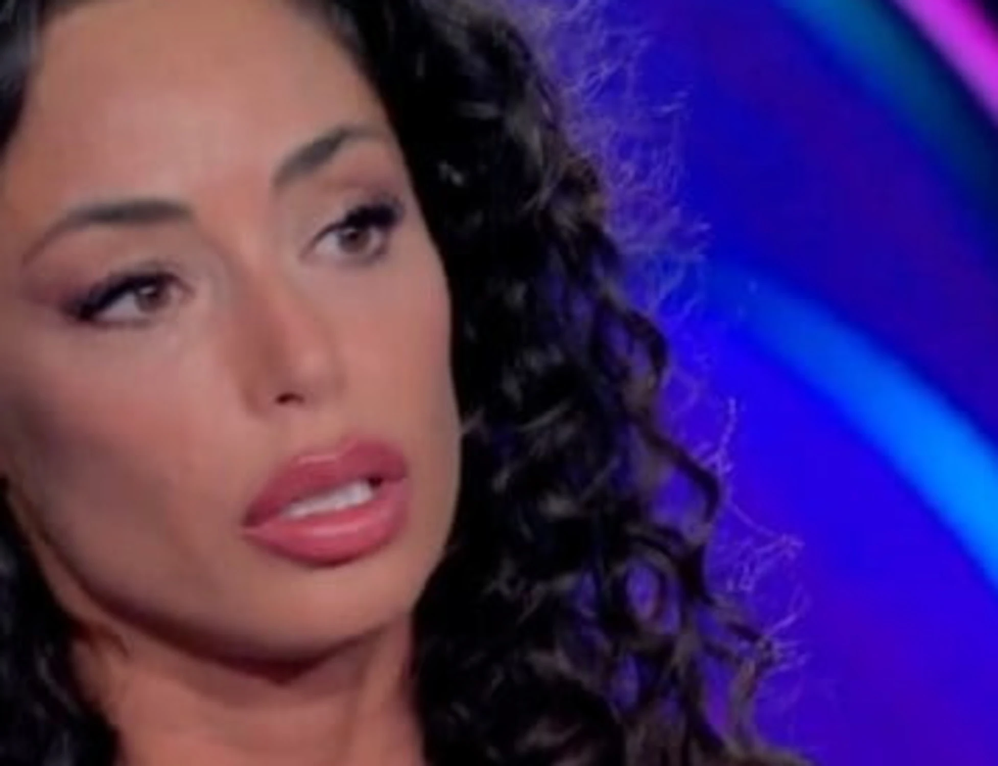 Verissimo, dramma per Raffaella Fico: "Lui improvvisamente ha scelto di andar via"