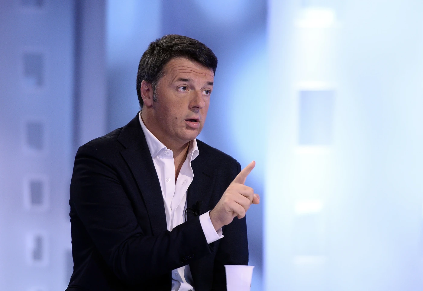 Matteo Renzi, troppa intesa con Di Maio: il Pd ha già pronto il proporzionale per escluderlo dal governo