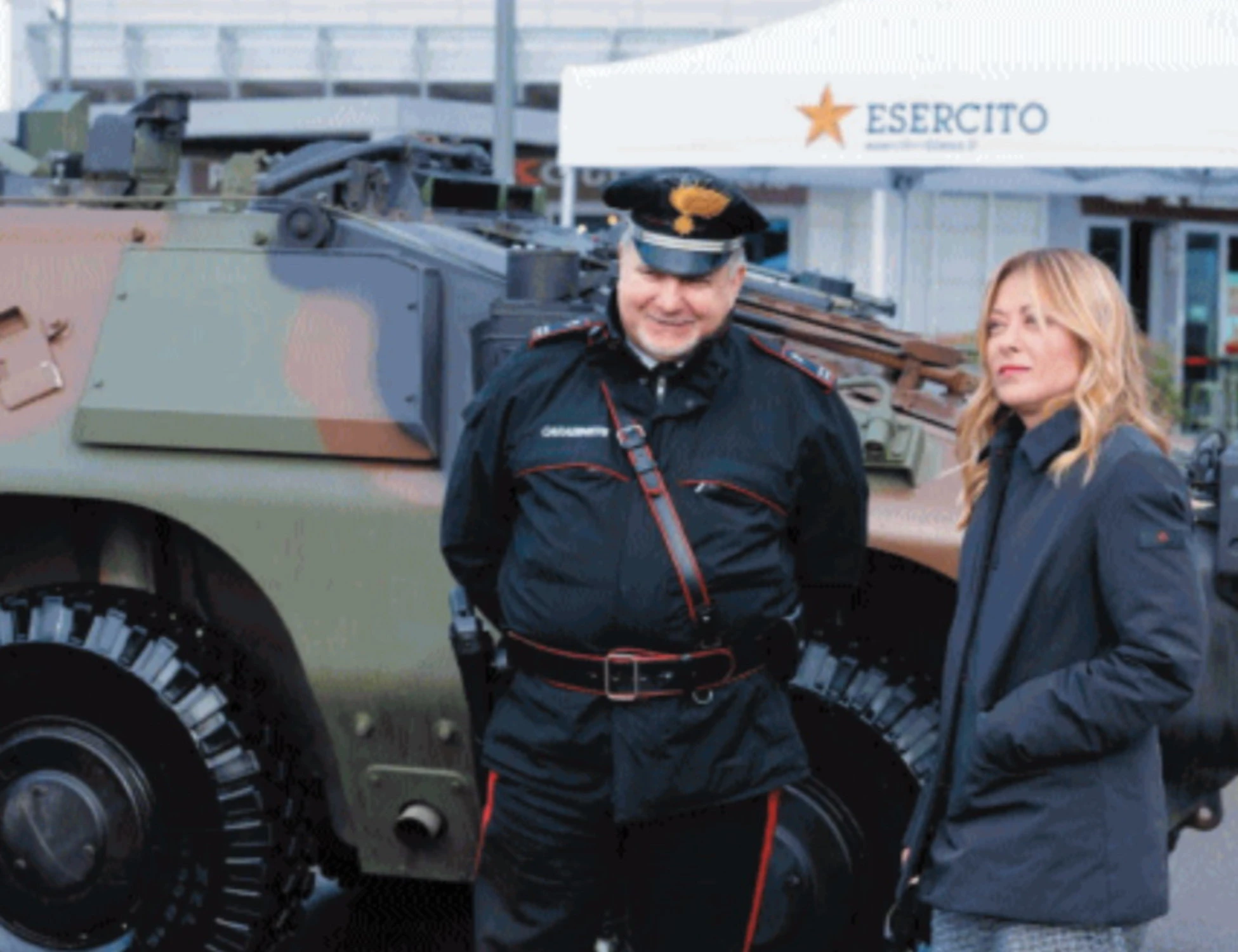 Giorgia Meloni va a Rogoredo, sinistra in tilt