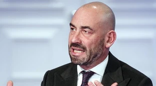 Matteo Bassetti promuove Meloni: "Tutti gli errori di Speranza"