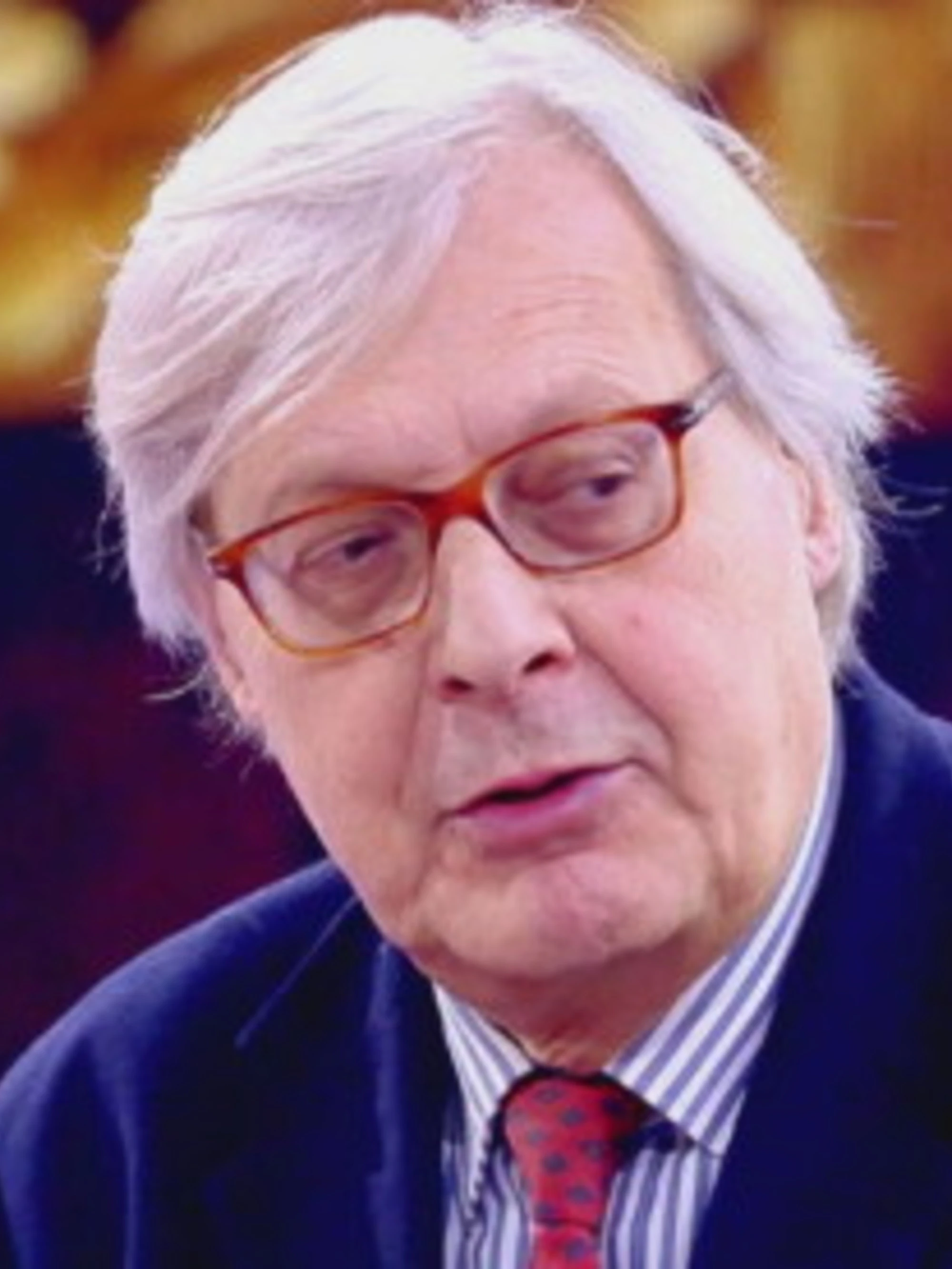 Vittorio Sgarbi "rifiuta di alimentarsi": ricoverato al Gemelli, la situazione è delicatissima
