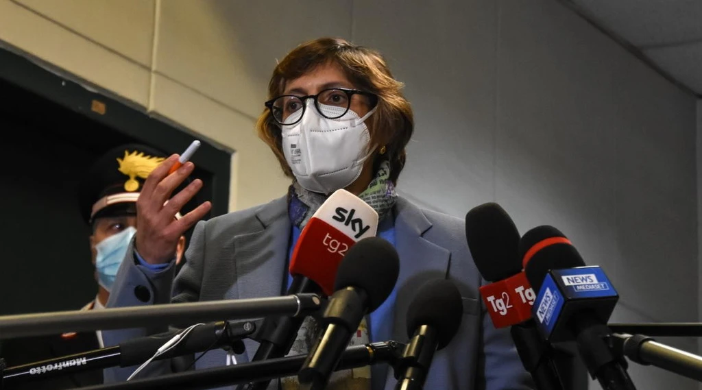Open Arms, Giulia Bongiorno legge il diario di bordo in aula: "La scatola nera", Salvini scagionato?