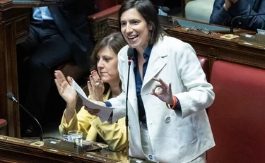 Pacini e i "fucili contro i fascisti"? Elly Schlein in tilt: soltanto dopo tre giorni...
