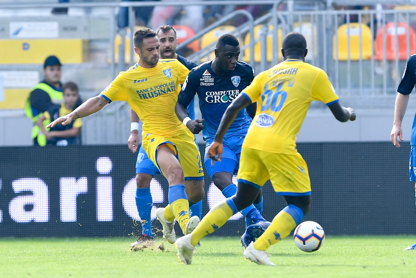 Frosinone-Empoli da pazzi: gol e spettacolo, finisce 3-3. Un punto-salvezza a testa