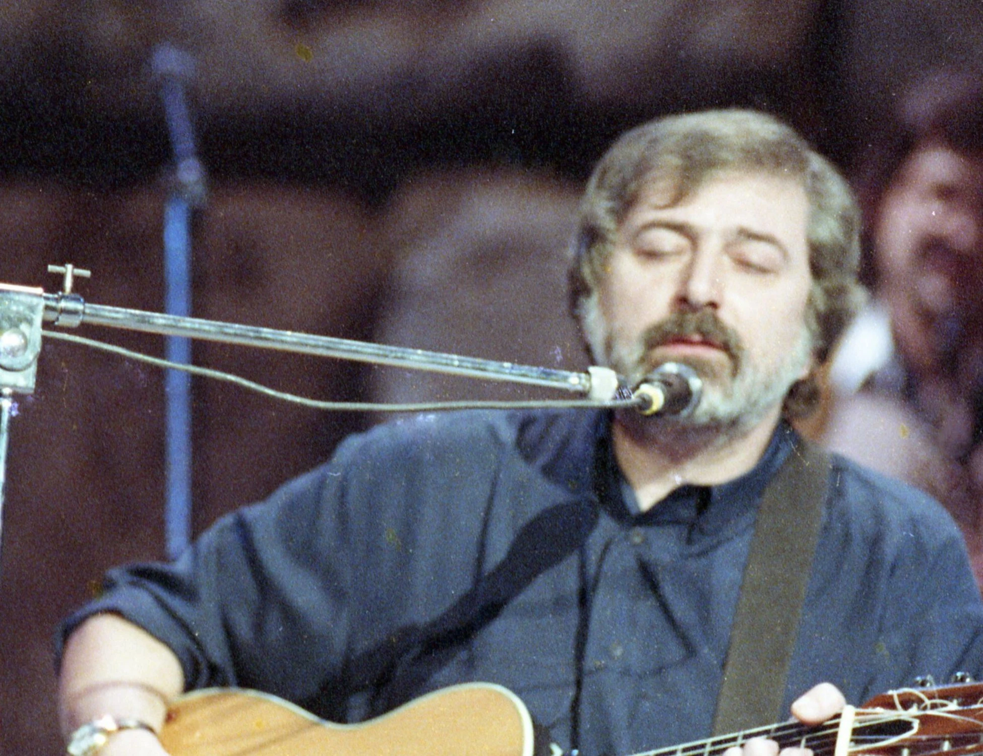 Francesco Guccini? Anarchico, libertario e anti-meloniano: non è un nostro mito