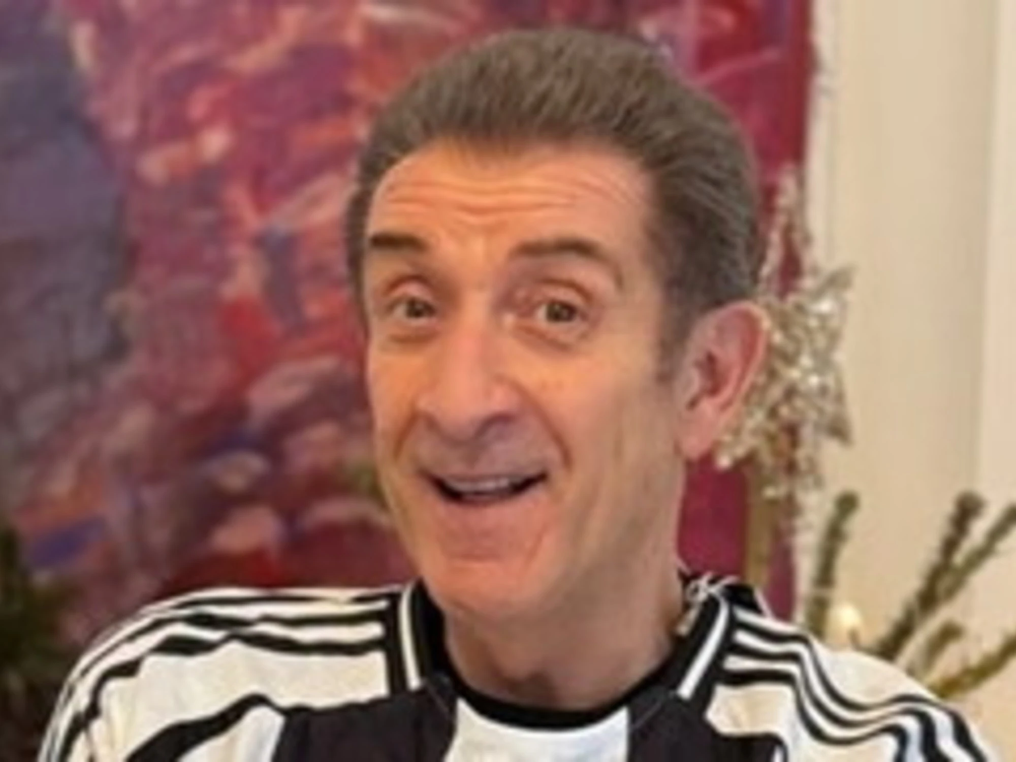 Ezio Greggio spiana la Juventus: "Non parlano nemmeno l'italiano!"