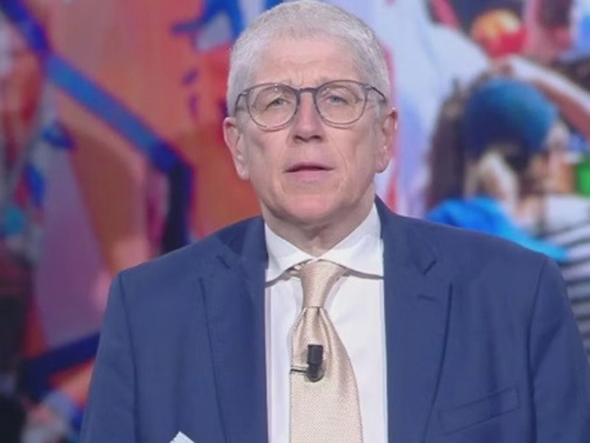 Fuori dal Coro, Mario Giordano scatenato: "Ti becchi un'altra denuncia!"