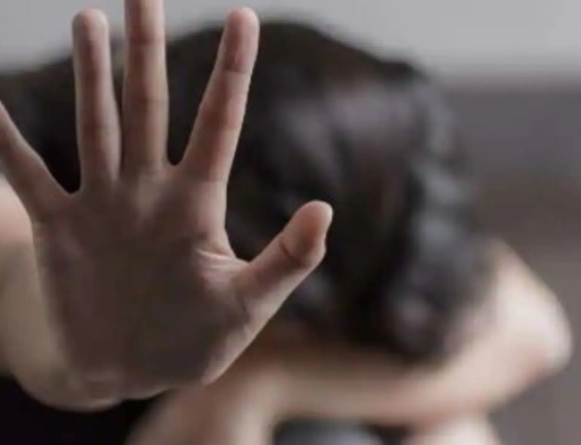 Leggi l'articolo: Cava gli occhi alla fidanzata davanti alla figlia: Brindisi-choc