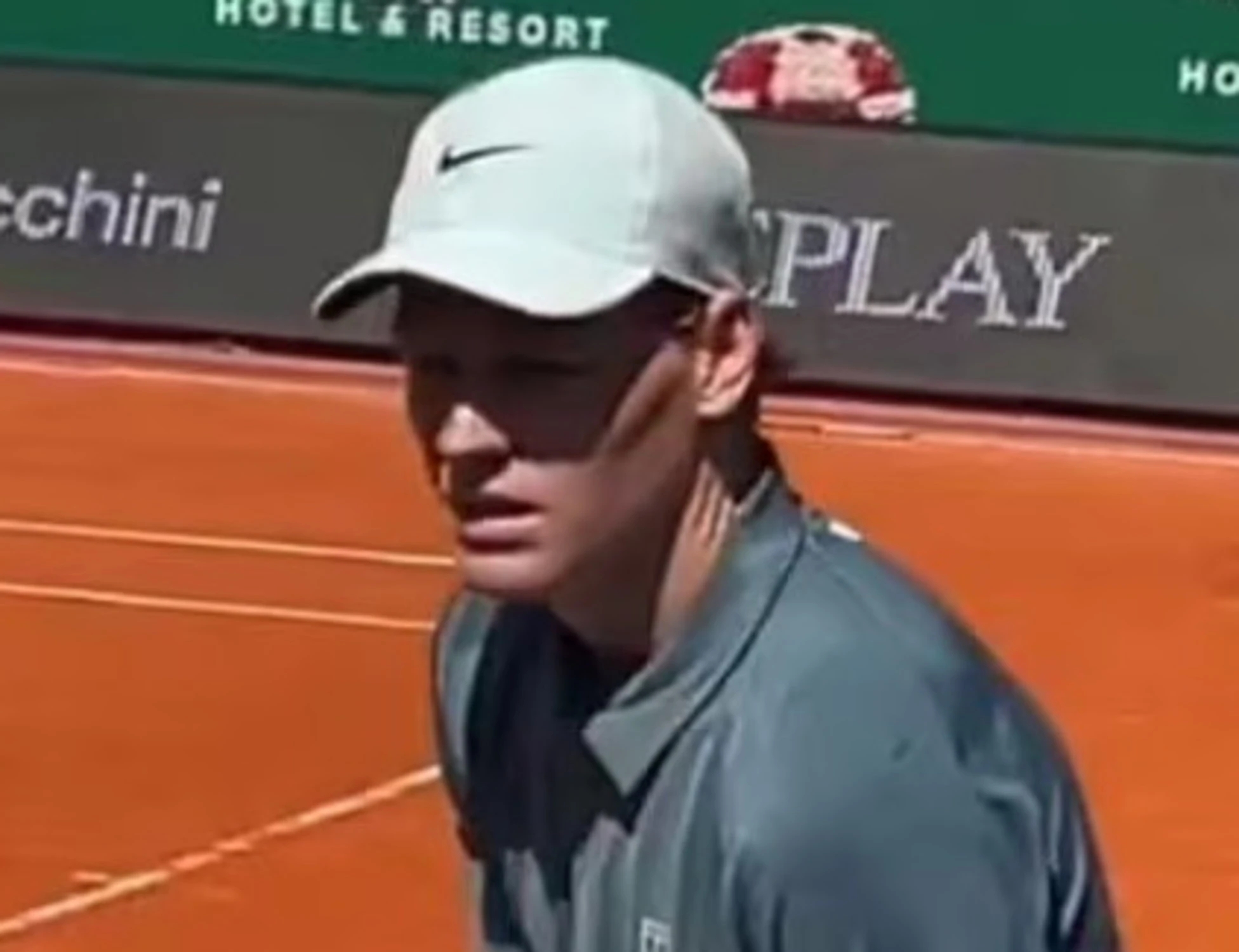 Jannik Sinner, clamoroso: questa domanda mentre sta collassando in campo