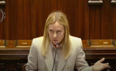 Giorgia Meloni spiana Bonelli in Aula: il video è virale