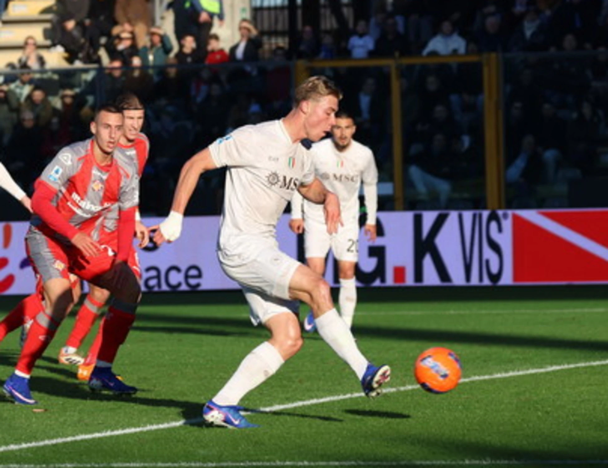 Hojlund oro del Napoli: una doppietta stende la Cremonese