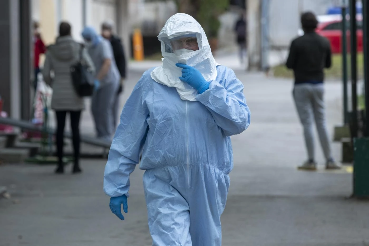 Coronavirus, turni massacranti e gestione della paura: "Proteggere gli operatori sanitari"