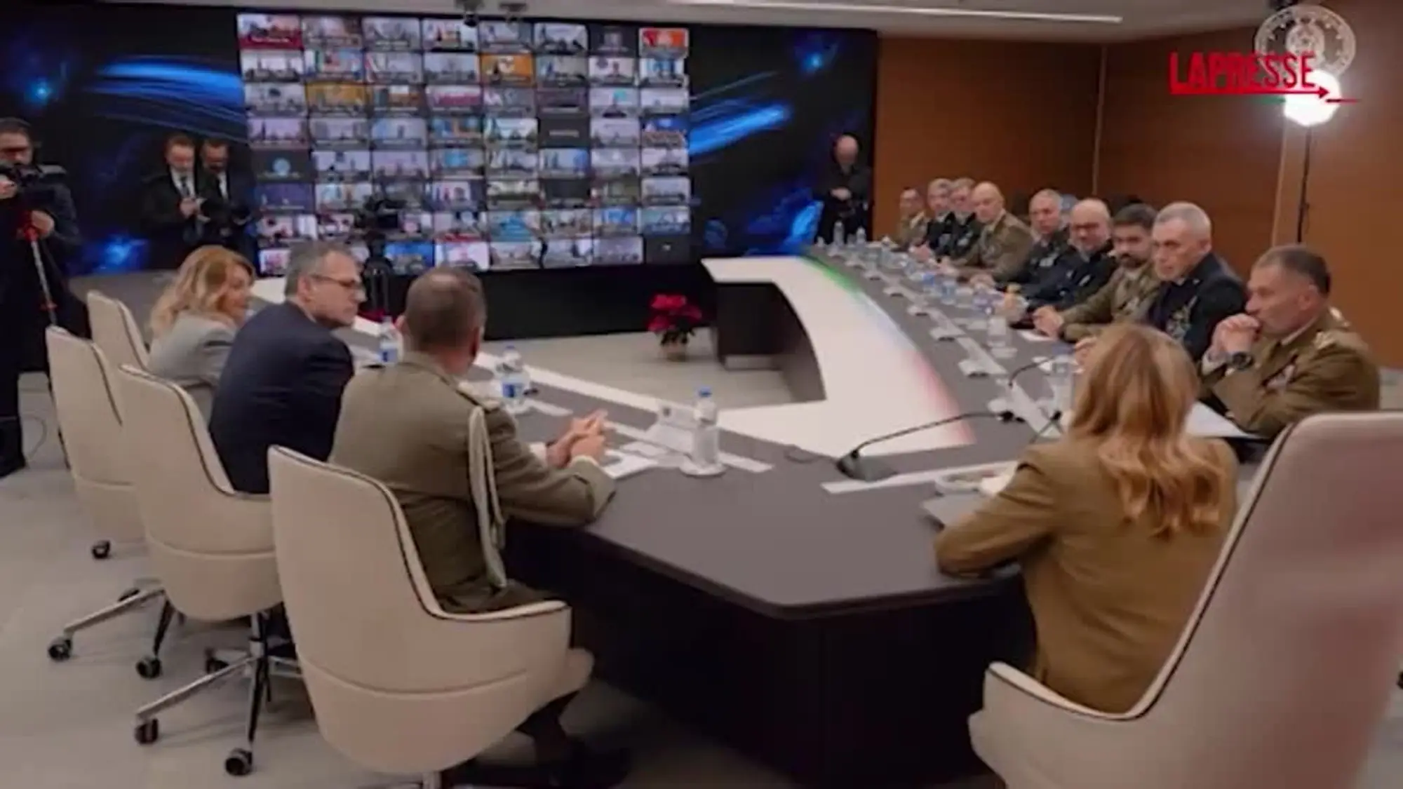 Difesa, Meloni: "Una forza militare credibile allontana la guerra"