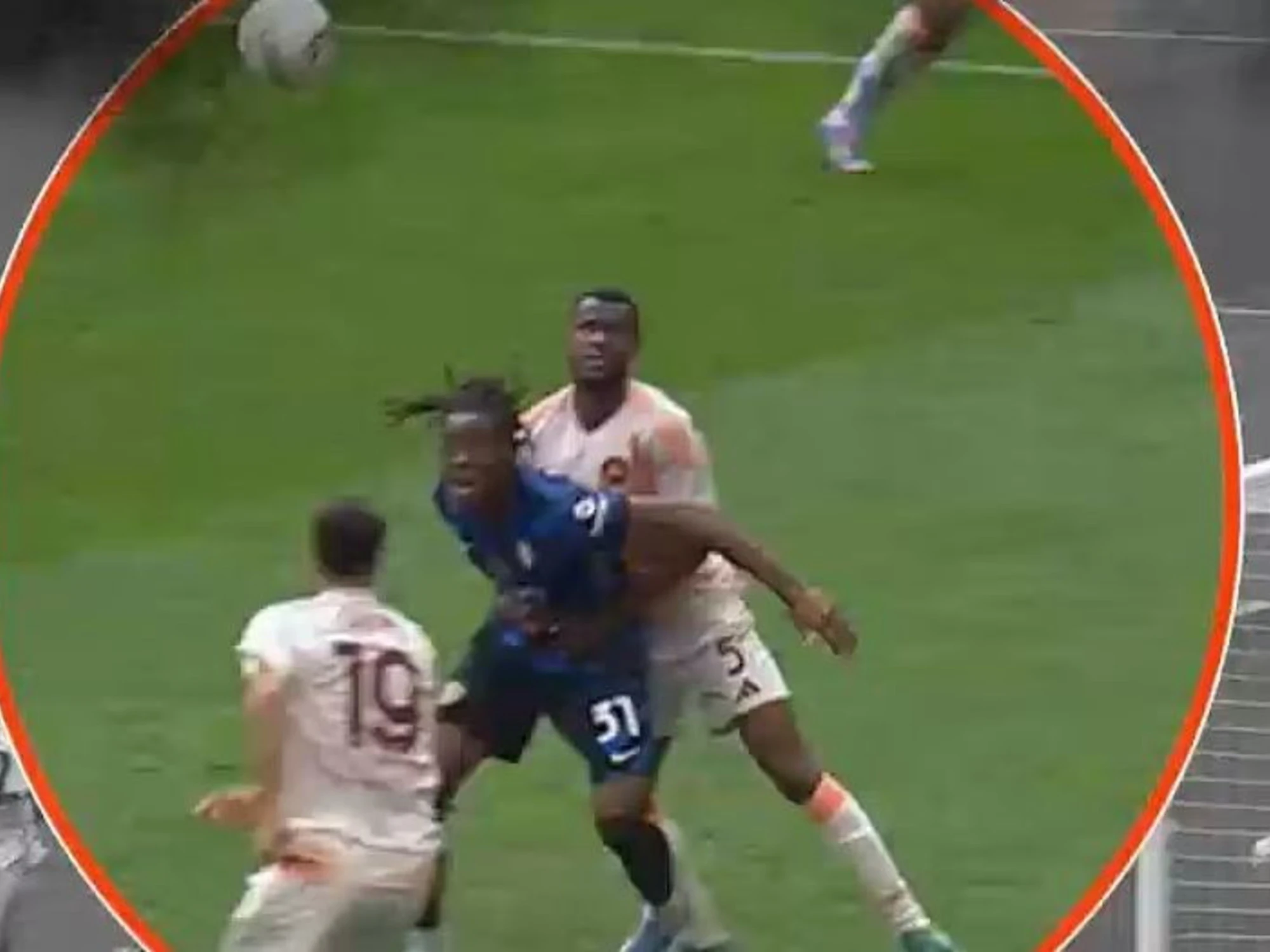 Caso Rocchi, tutto nasce dal rigore su Bisseck costato lo scudetto all'Inter