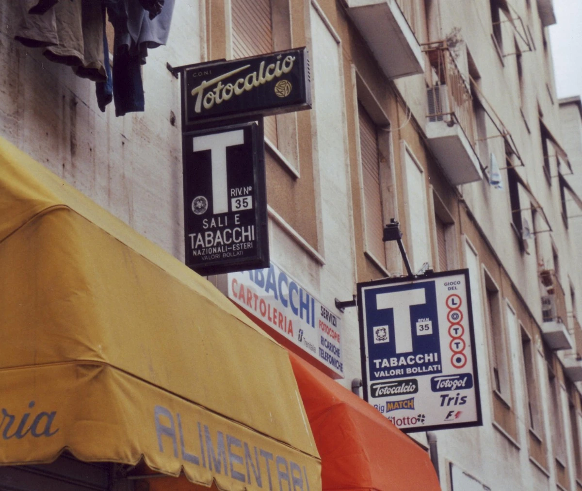 Tabaccheria, il centro del mondo. Una rivoluzione: non solo bollette, ecco cosa ci puoi fare ora