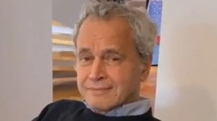 Enrico Mentana distrutto dal pranzo? Fregato dalla figlia, "la gnocca": cosa gli esce di bocca, video-cult